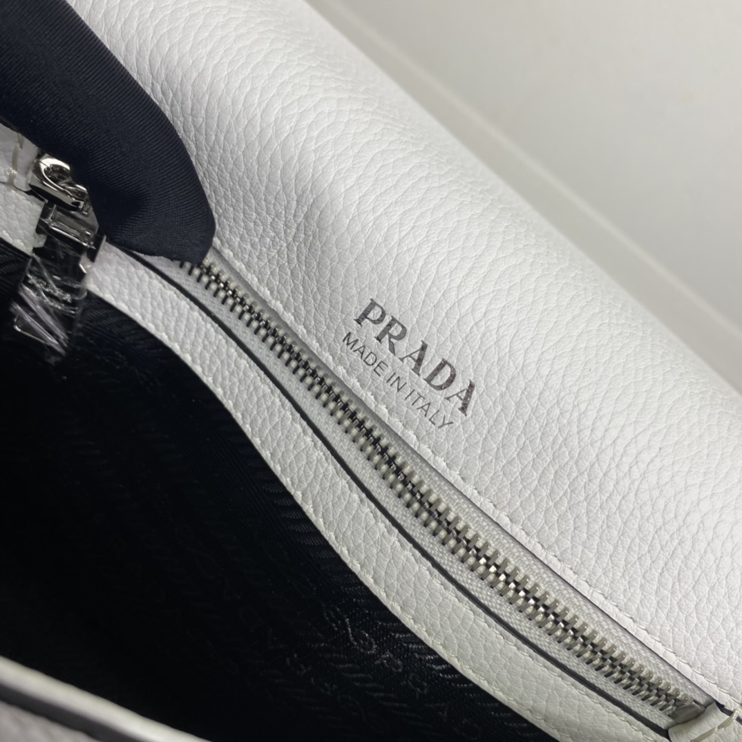 Prada Leather Shoulder Bag Handbag White 1BD314